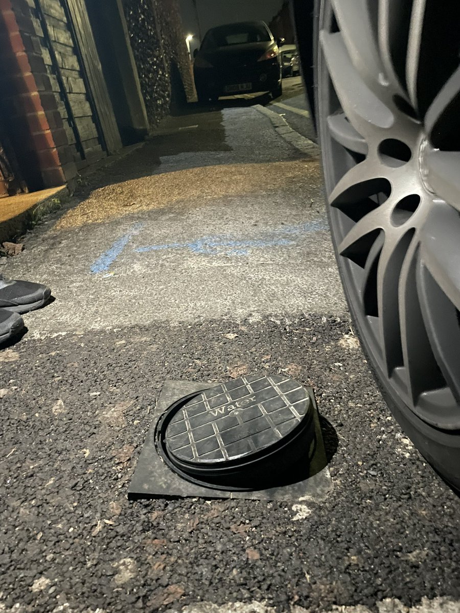 DannnyPay's tweet photo. Fantastic work @SouthernWater redoing water meter covers and the excellent workmanship now doesn’t allow the cover to fit causing a hazard to the public and now damaging the water meter. I trust you will act with urgency 🤷‍♂️ https://t.co/2I5tQdgdle