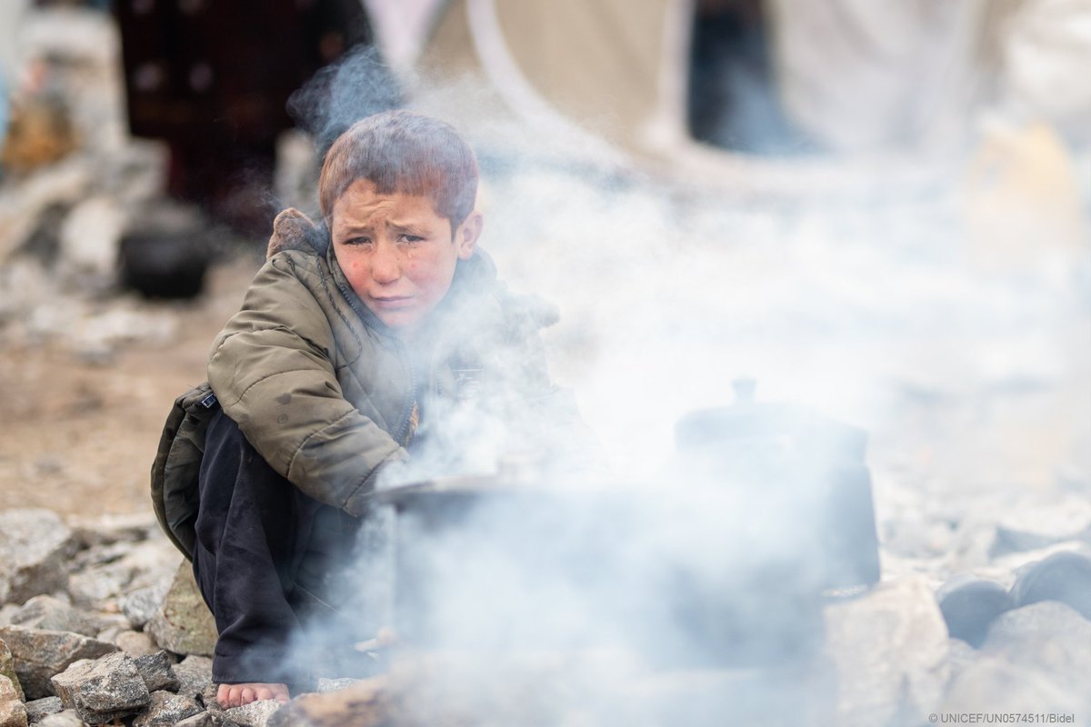 antonioguterres's tweet photo. Daily life has become a frozen hell for the people of Afghanistan.

As a matter of moral responsibility — and regional and global security and prosperity — we cannot abandon them.

They need peace. They need hope. They need help. And they need it now. https://t.co/iv66ZIaKgg