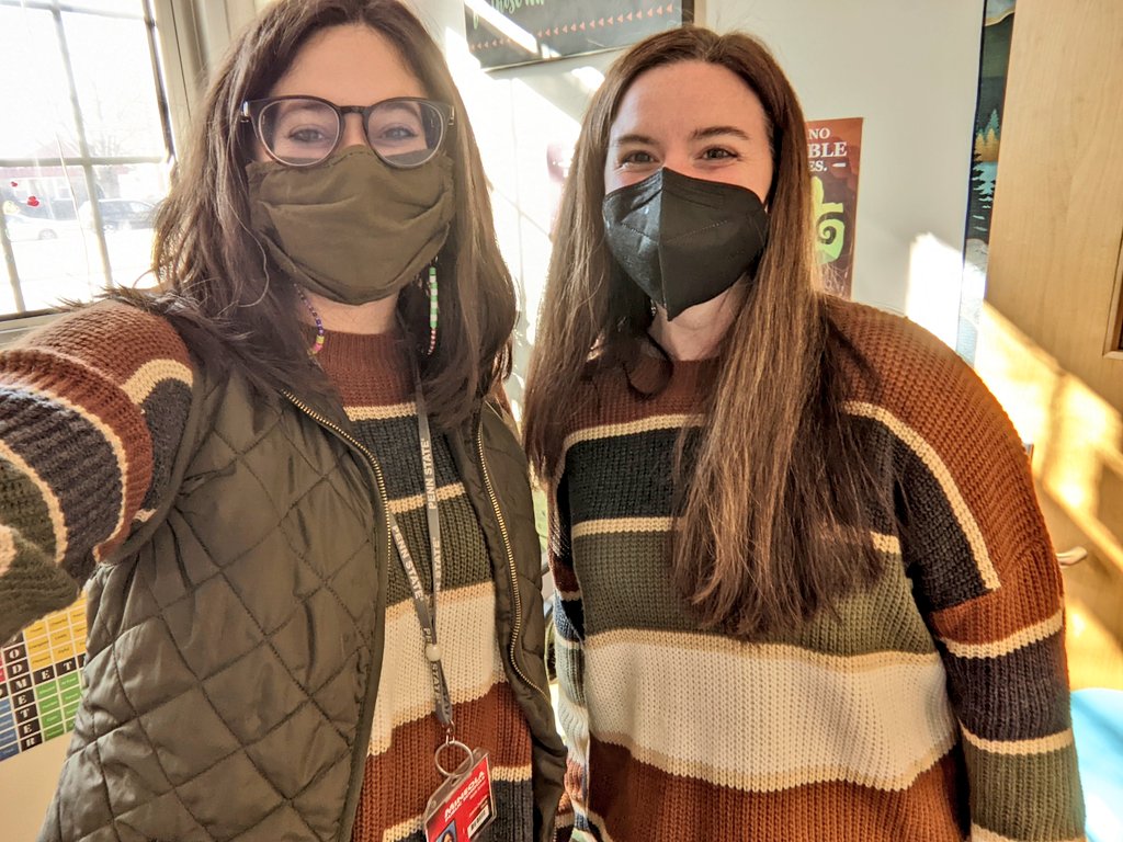 Unexpectedly twinning with @Ms_Goldfarb today! Great minds think alike for club photo day!