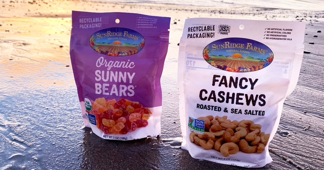 sunridgefarms's tweet photo. A little sweet, a little sassy! What's your pick?

#reachforsunridge #midweeksnack #organicsunnybears #fancycashews #nongmo #recyclablepackaging https://t.co/kkaJwv0eSx