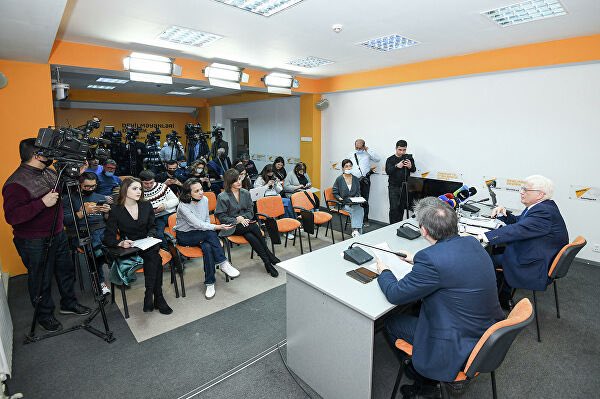 embrus_az's tweet photo. Итоговая пресс-конференция посла России в Азербайджане Михаила Бочарникова: #итогигода2021 в 🇷🇺🇦🇿 отношениях и планы на 2022 год, региональная и международная повестка, #Каспий, #ЕАЭС, #Казахстан, #ОДКБ, #НАТО и многое другое 🔗 https://t.co/MEfDjzKejY @MID_RF @AzerbaijanMFA https://t.co/Y1p6aoM28a