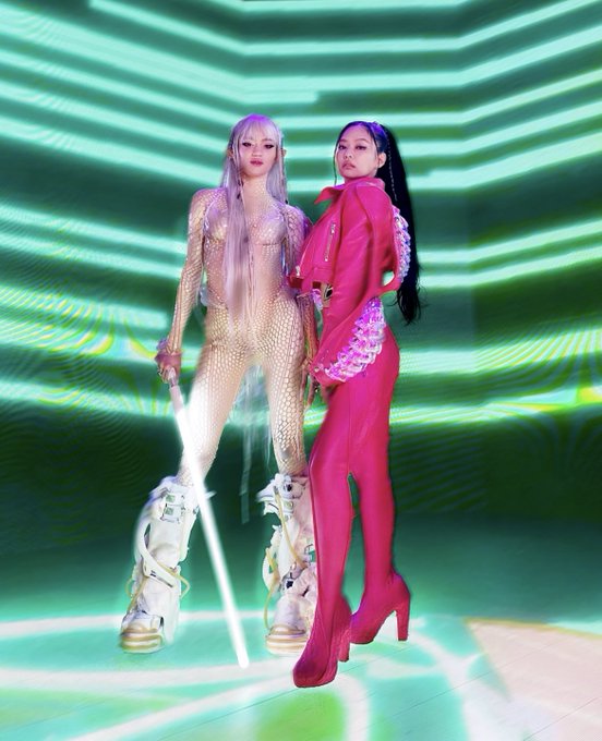Elf tech 🧝🏻‍♀️🧝🏻‍♀️ w my favorite Queen https://t.co/4PtZ5ncWdV