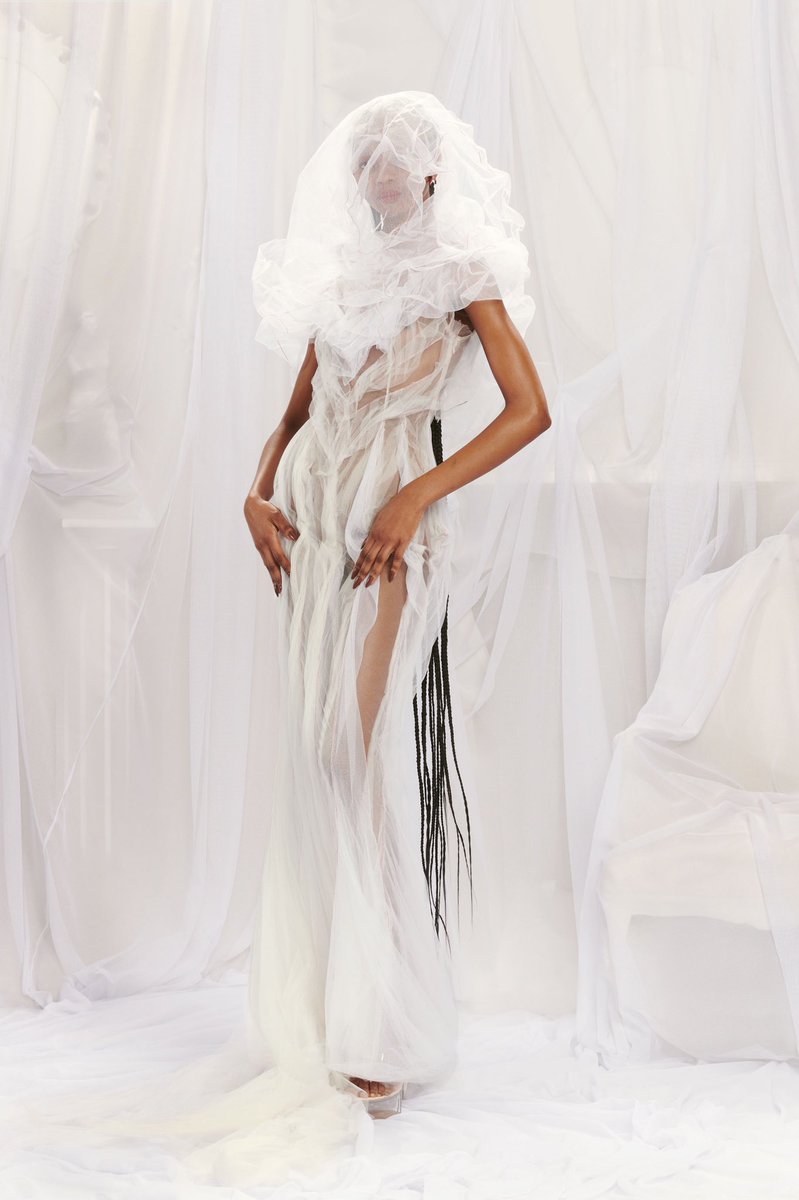veivetchica's tweet photo. absolutely losing my mind at jean paul gaultier ss22 https://t.co/nlVeSQ1iBY