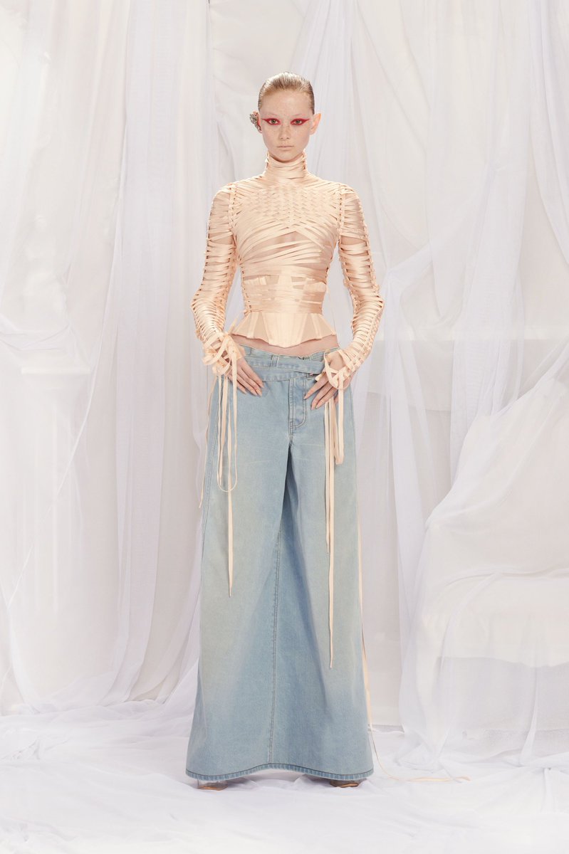 veivetchica's tweet photo. absolutely losing my mind at jean paul gaultier ss22 https://t.co/nlVeSQ1iBY