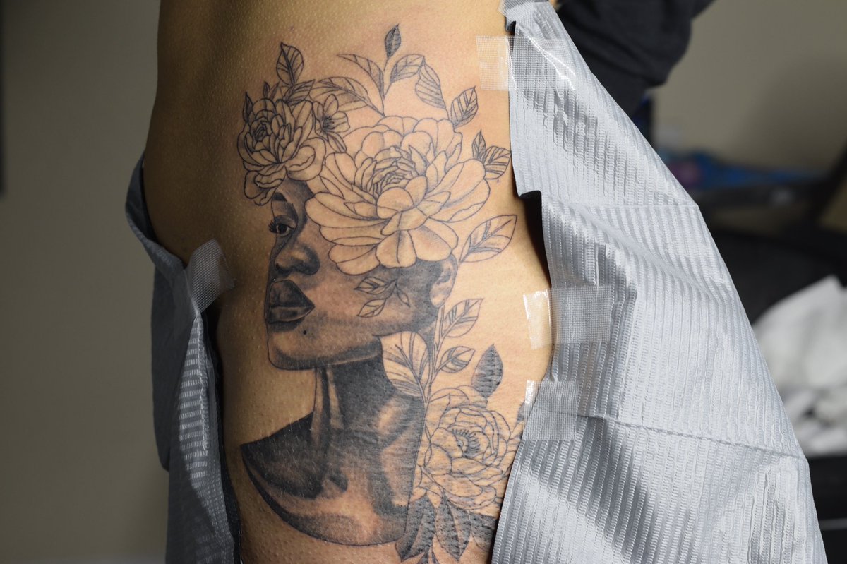 I had the pleasure of tattooing my soulmate yesterday @missninabina 🤎

This means so much because I remember us being in the sdorms and I would ask to draw on her with sharpies to practice and prepare for when i started tattooing real clients. She’s always