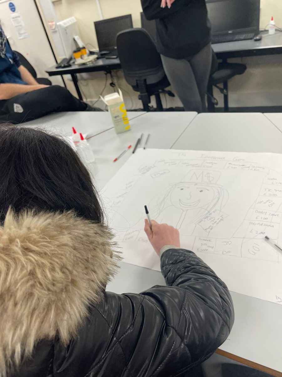 PhoenixHousePRU's tweet photo. Ks3 London class visited GTFC today and got stuck in building their own enterprise #offsitelearning #GTFC #workingtogether #buildingrelationships https://t.co/aLfqjMUNDC