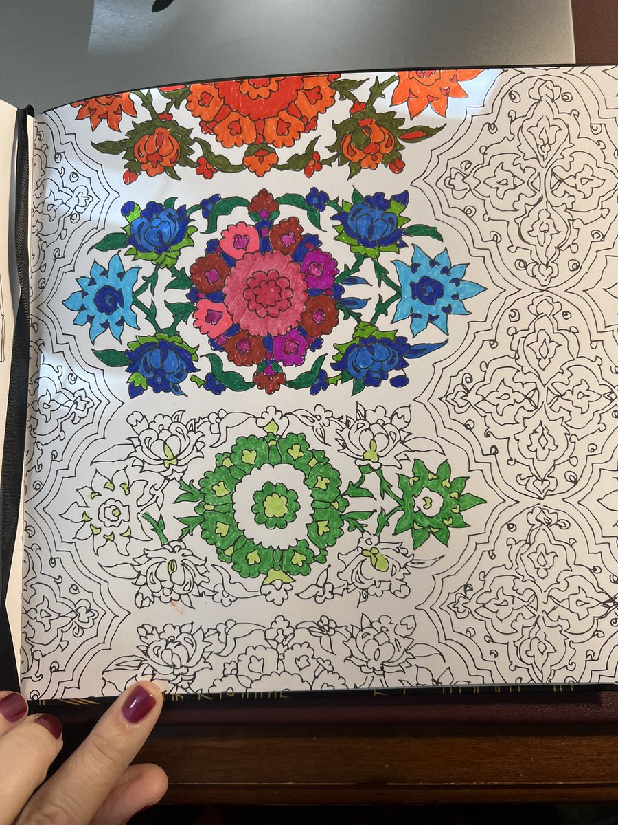 RobersonEmily's tweet photo. Iโm loving this all-green section. #amcoloring #amwriting #WritingCommunity #coloringbook https://t.co/cfw9s9pSO3