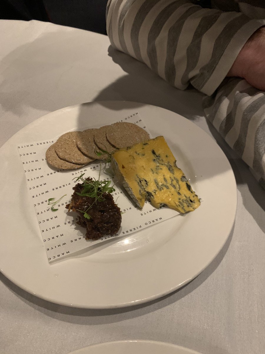 MoniaMontieri's tweet photo. @alexjameshq we hey Alex, we are eating your blue Monday cheese 🧀😋 https://t.co/THC8GB4U7F