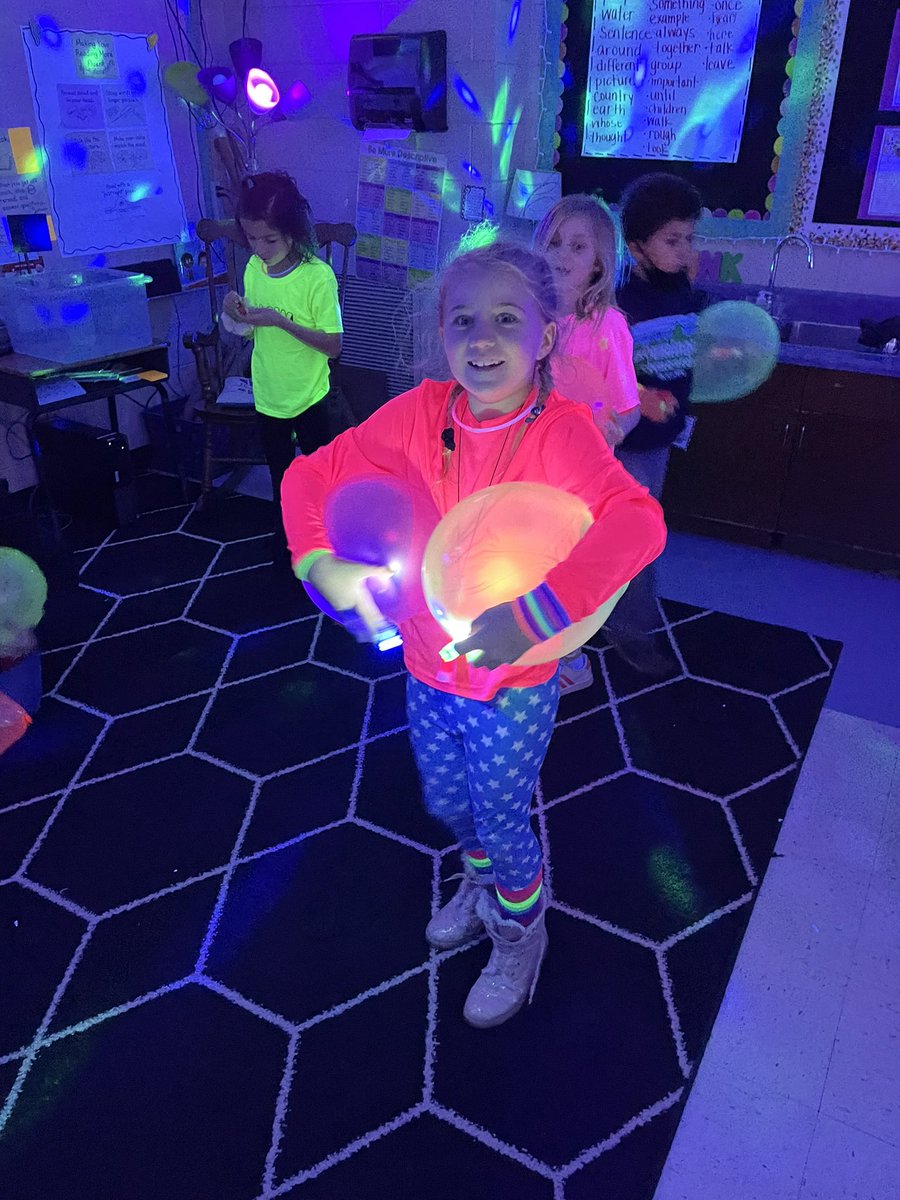 Celebrating the 102nd day of 2nd grade! We are shining bright! <a href="/MPE_Mustangs/">Mountain Park ES</a>