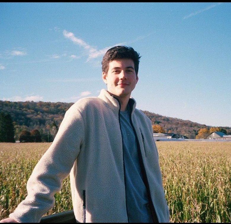 GogyKnockoff's tweet photo. #discorddown about to go back 2 Pico chat https://t.co/qMG2GwbAJW
