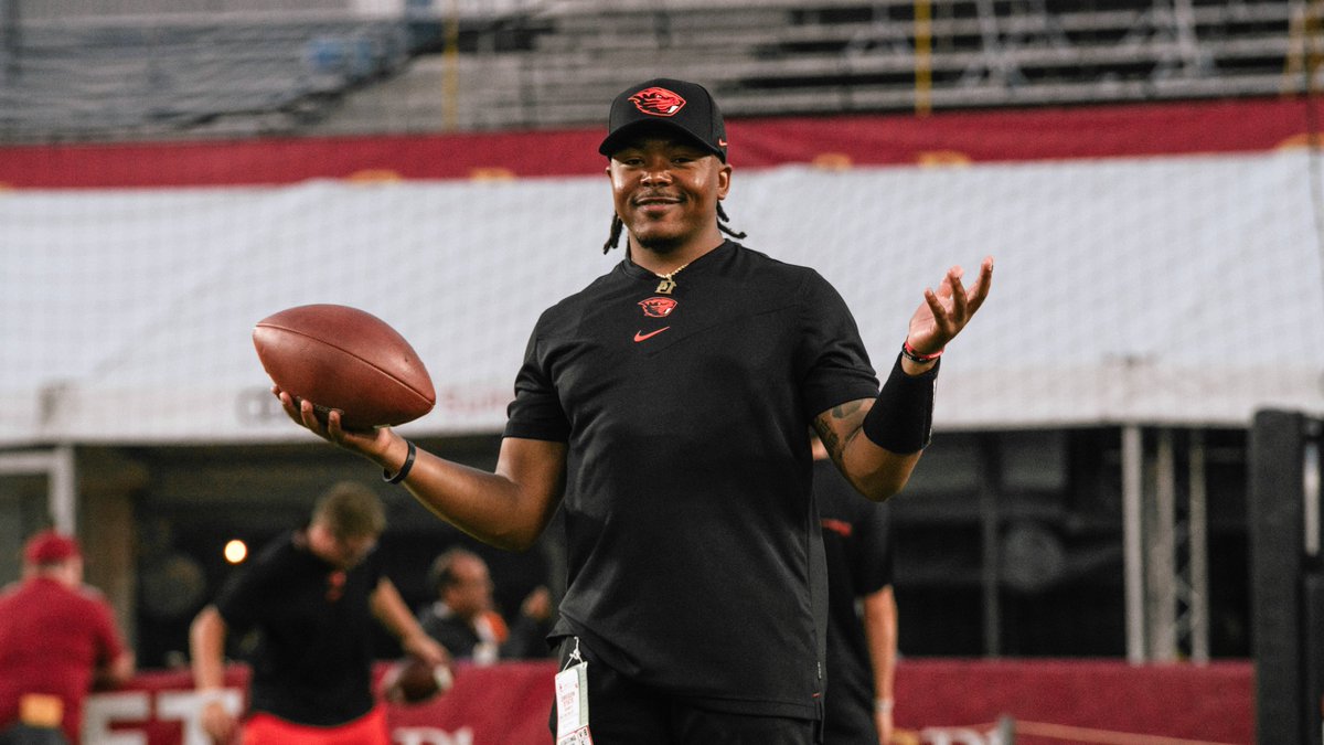 BeaverFootball's tweet image. HAPPY BIRTHDAY @FBCOOPOSU ‼️