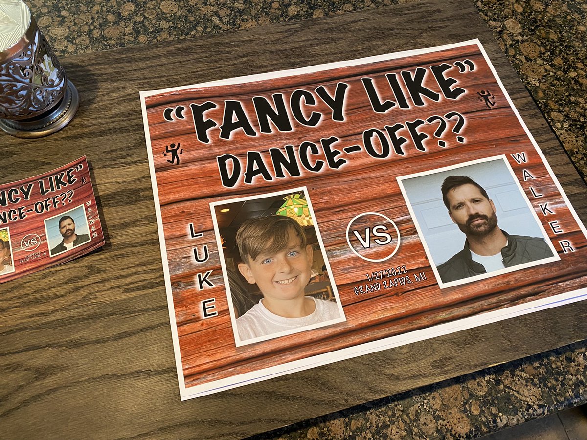 starrbenjamin's tweet image. Get ready @walkerhayes Luke is calling you out for tomorrows show! We will be in the pit! @GLCLive20Monroe #fancylike #danceoff