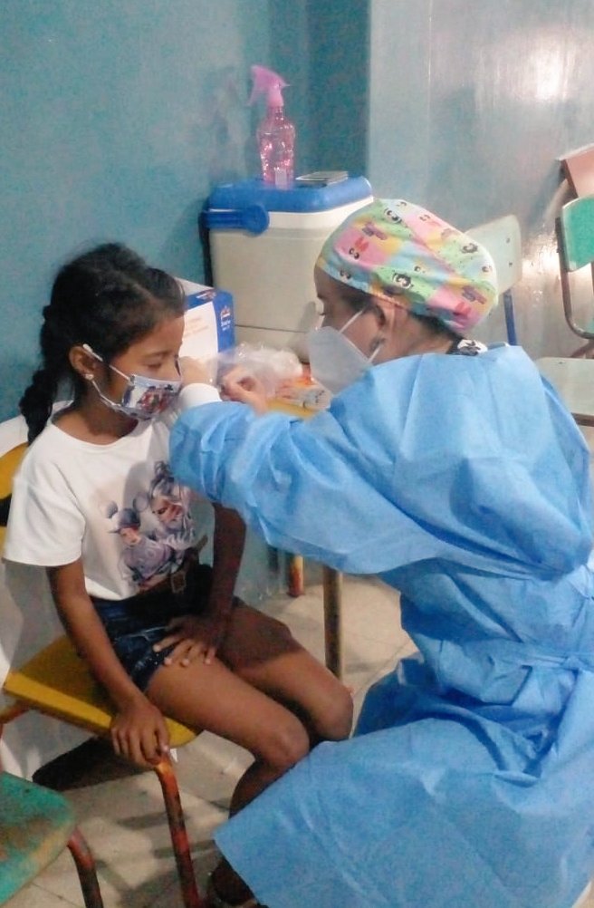 DPS_LosRios's tweet photo. #Palenque | Con el objetivo de incrementar la cobertura de protección a la población contra la #COVID19, se mantiene habilitado un Punto de Vacunación en la Escuela Dolores Sucre. Durante esta jornada, se inoculó a niños de 5 a 11 años de edad. 

#VacunadosEstamosSeguros https://t.co/xKcKiLj4o8