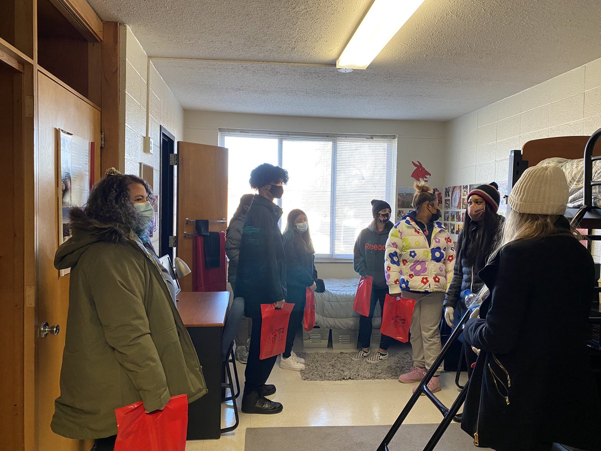 BattleAVID's tweet photo. It’s been two long years since we’ve had an actual on-campus visit. Glad we go these #AVID11 kids to @UCentralMO #GoMules https://t.co/gHgLPSEJ9F