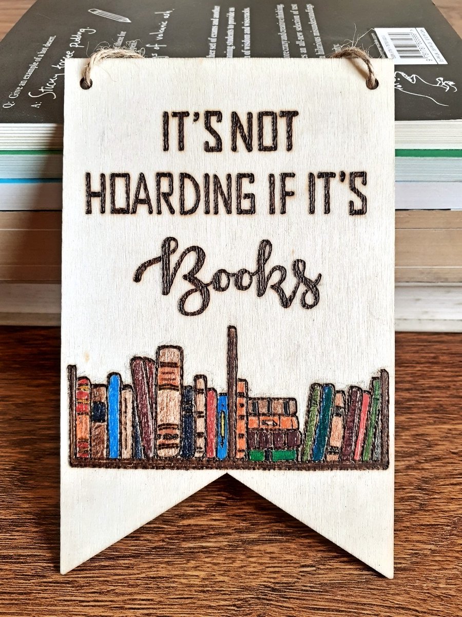 woodenyoulove's tweet photo. Happy #LibraryShelfieDay! This hand burnt sign is perfect for the book shelf and a #booklover

https://t.co/oF99PlEMaF via @Etsy

#handmadehour #htlmphour #MHHSBD #bookshelf #etsy #firsttmaster https://t.co/mm7mJZY5NC