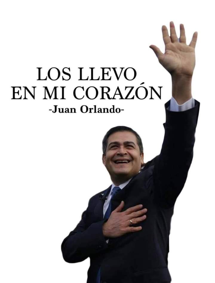 Azu20222's tweet photo. Q no lo vayan a extrañar dice 🤭🙈
#Purohumor jajajaja https://t.co/L5FsmJIXUj