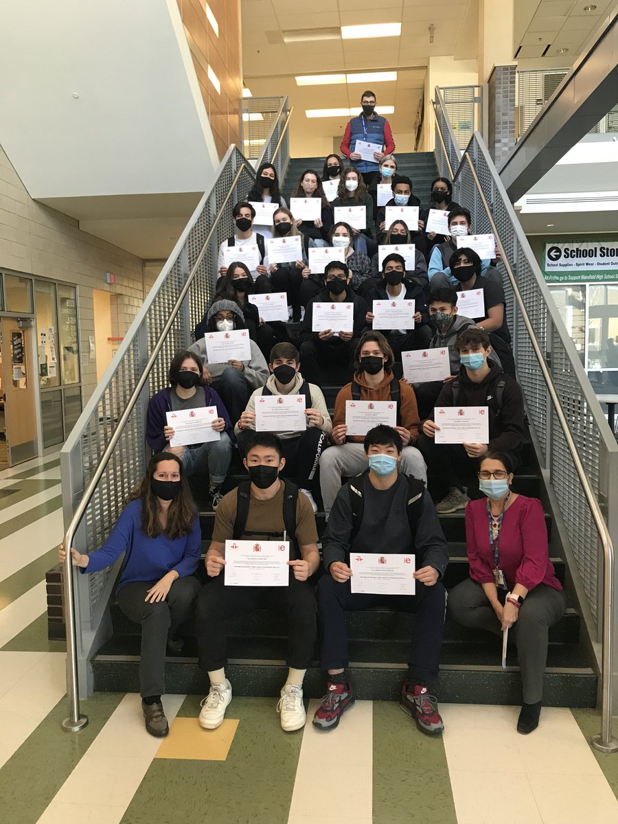 WHSbuzzi's tweet photo. Spanish Immersion seniors celebrate a 💯% pass rate on the #DELE with their teachers: Dr. Muñoz, Mr. Trave and Mrs. Buzzi @principalWHS @DualLangEdProud @WHSHappenings @APSLanguages @WHSWorldLang @SpainEdOffice @WLO_Bermudez @InstCervantes #Warriors #Bilingual https://t.co/UuVBPA6zSm
