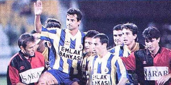 pivotdokuz's tweet photo. İsmail Kartal, Fenerbahçe formasıyla son maçında. 📸🔙 https://t.co/uK9pndm7nX