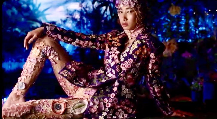 Priya Rana (@priyakumarirana) on Twitter photo A kaleidoscope of colours and a visual feast of 3D embroidery - flowers, butterflies, leaves - nature is truly #enchanted at <a href="/RahulMishra_7/">Rahul Mishra</a> #springsummer2022 #parishautecouture #HauteCoutureWeek #Hautecouture <a href="/FHCM/">Fédération de la Haute Couture et de la Mode</a> #fhcm #rahulmishra #longform #indianweavers #indiandesigner A kaleidoscope of colours and a visual feast of 3D embroidery - flowers, butterflies, leaves - nature is truly #enchanted at <a href="/RahulMishra_7/">Rahul Mishra</a> #springsummer2022 #parishautecouture #HauteCoutureWeek #Hautecouture <a href="/FHCM/">Fédération de la Haute Couture et de la Mode</a> #fhcm #rahulmishra #longform #indianweavers #indiandesigner