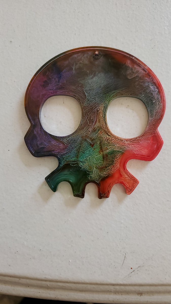 KBamArt832's tweet photo. Tried making a #rainbow #skull , am very happy with how it turned out 😁

#art #resin #resinart #pride #ArtistOnTwitter #SmallBusiness #smallbusinessowner #etsyshop #EtsySocial https://t.co/FKcIqR31UB