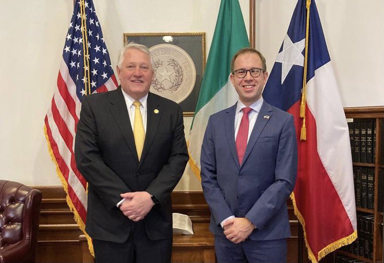 IrelandCGAustin's tweet image. Thank you Secretary of State Scott for your warm Texan welcome this morning. Looking forward to working together to continue to strengthen the trade and cultural links between Ireland and Texas 🇮🇪🇺🇸