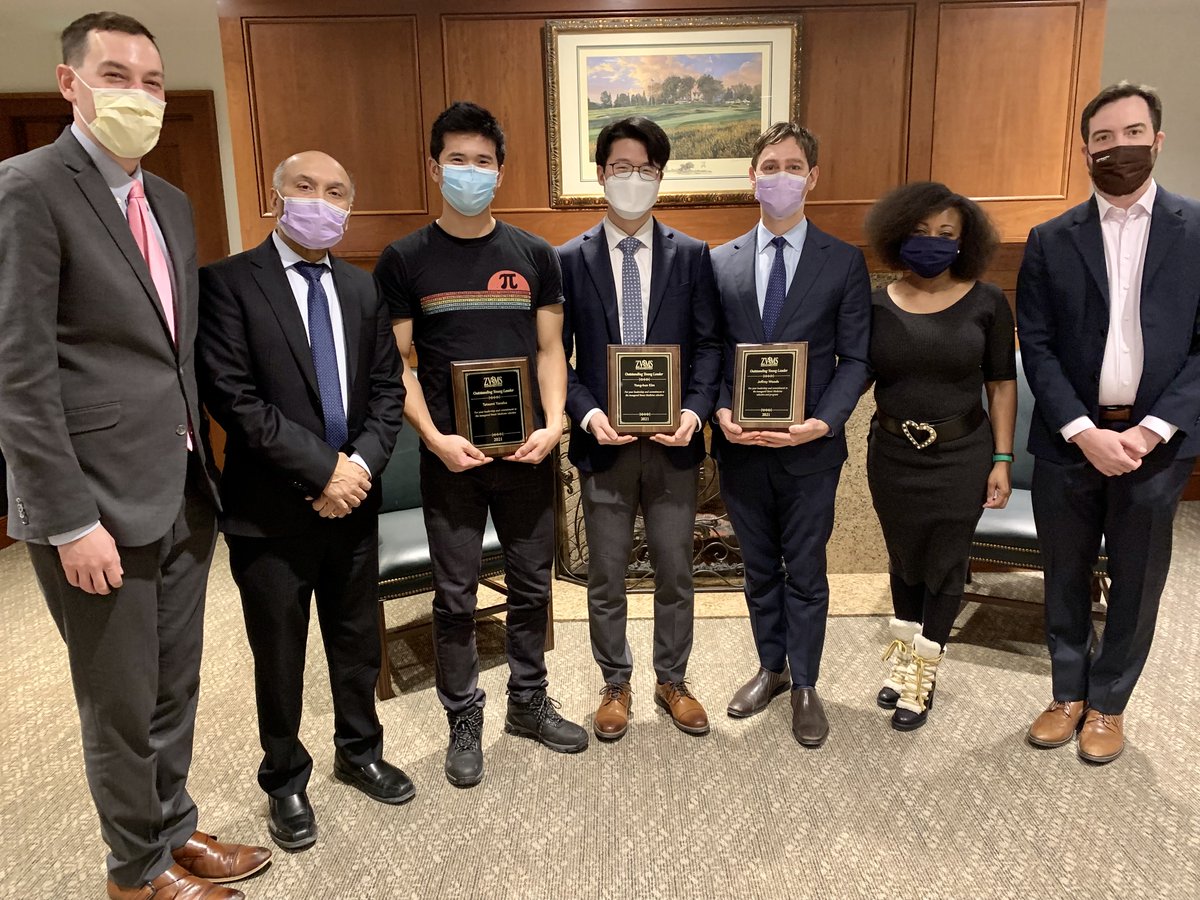 Rochester M2s Jeff Woods, Yong-hun Kim, and Tatsumi Yanaba receive the Outstanding Young Leaders Award by the Zumbro Valley Medical Society for their inauguration of the Street Medicine selective at Mayo Clinic Rochester. Follow their initiative here: zvms.org/street-medicin…