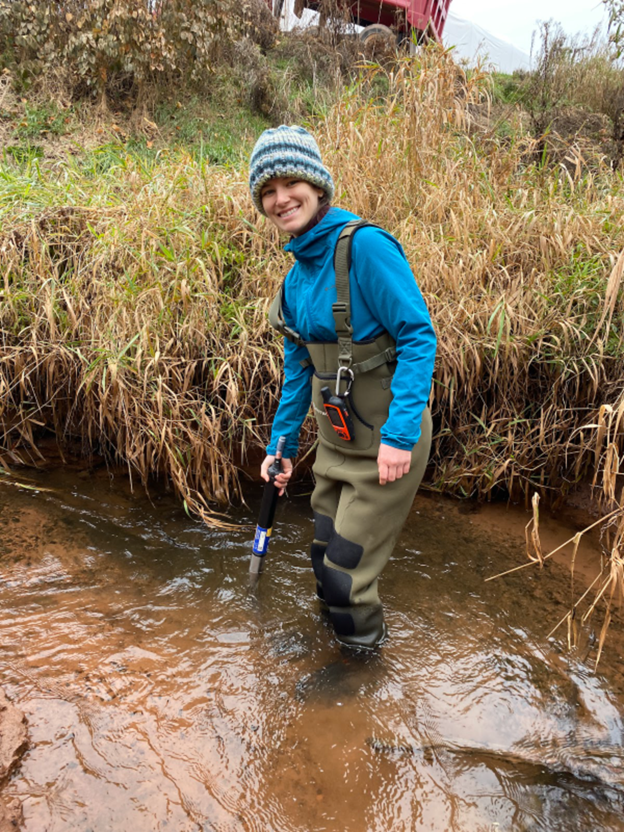Canadianyhs's tweet photo. Our Water Wonder of the month is @nicolekleroux. Nicole is part of the Dalhousie Coastal Hydrology Lab @DalHydro and is currently studying Saltwater intrusion in mega-tidal dykeland settings. Her fav activities are playing the piano &amp; snowboarding.
Keep up the great work Nicole! https://t.co/kdBe23BFNL
