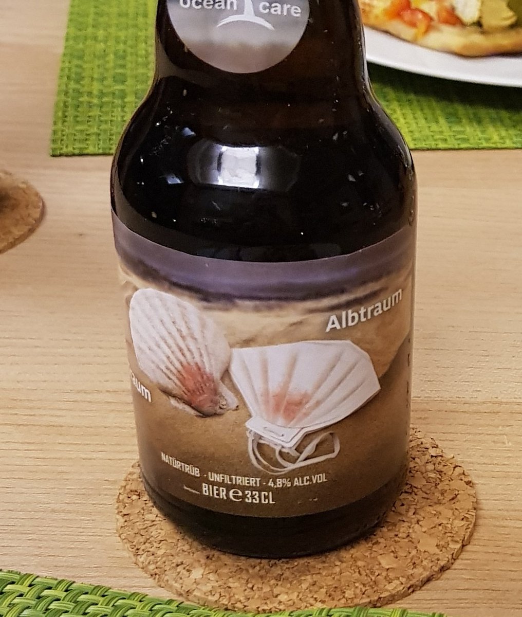 WernerFuchs_CH's tweet photo. Wer schaut schon genau hin, was auf dem #OceanCare Bier des #Wädibrau vom #Bettio abgebildet ist? Thema der Zeit. #Wädenswil https://t.co/9w41D38w9k