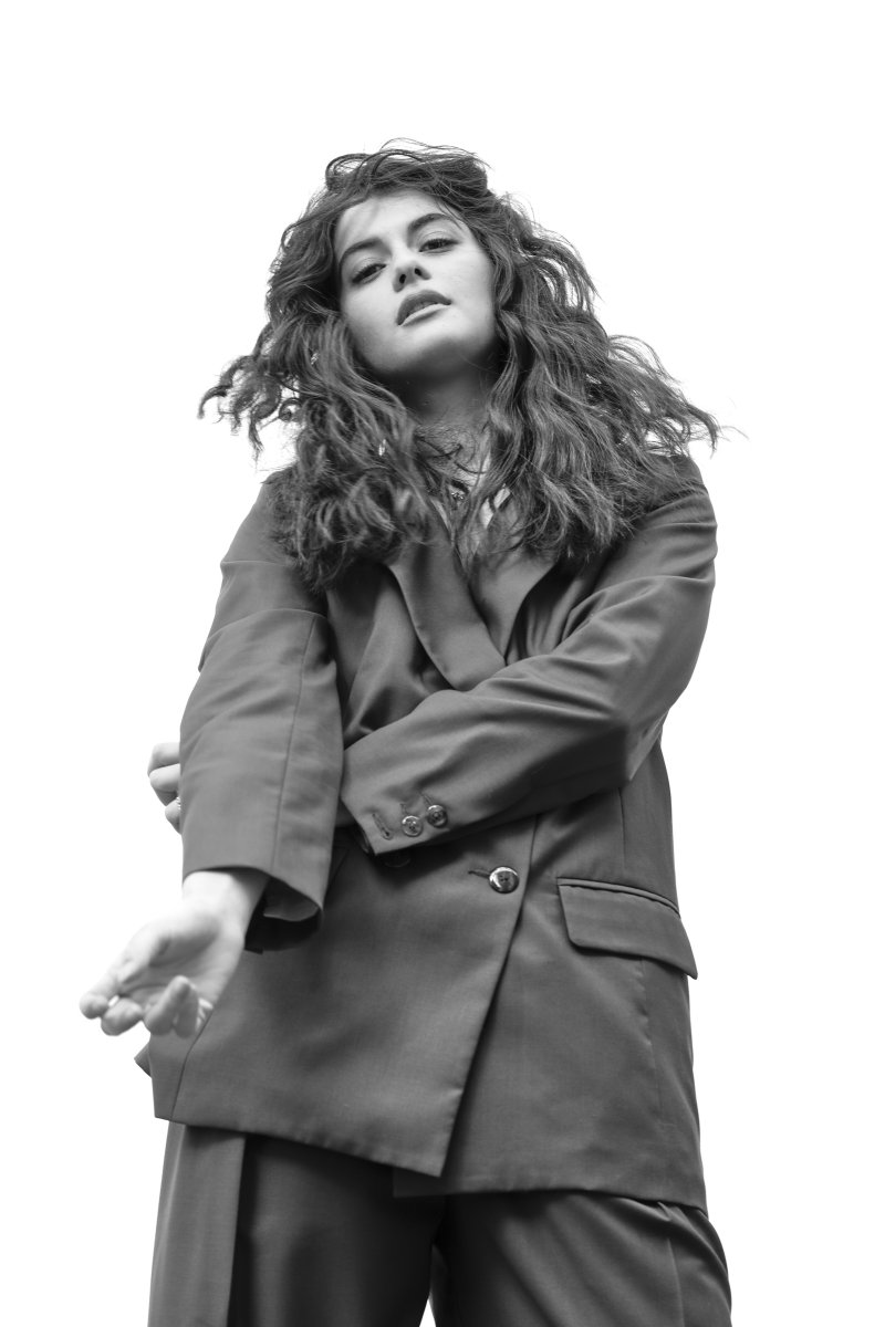 📸Sofia Black-D'Elia for WWD Mag #singledrunkfemale #sofiablackdelia