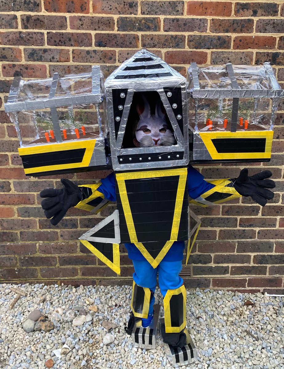 jasonhep77's tweet photo. Ellis turned 6 today and this was his BEST PRESENT EVER @MaskedSingerUK https://t.co/9dB6ZgJZYo