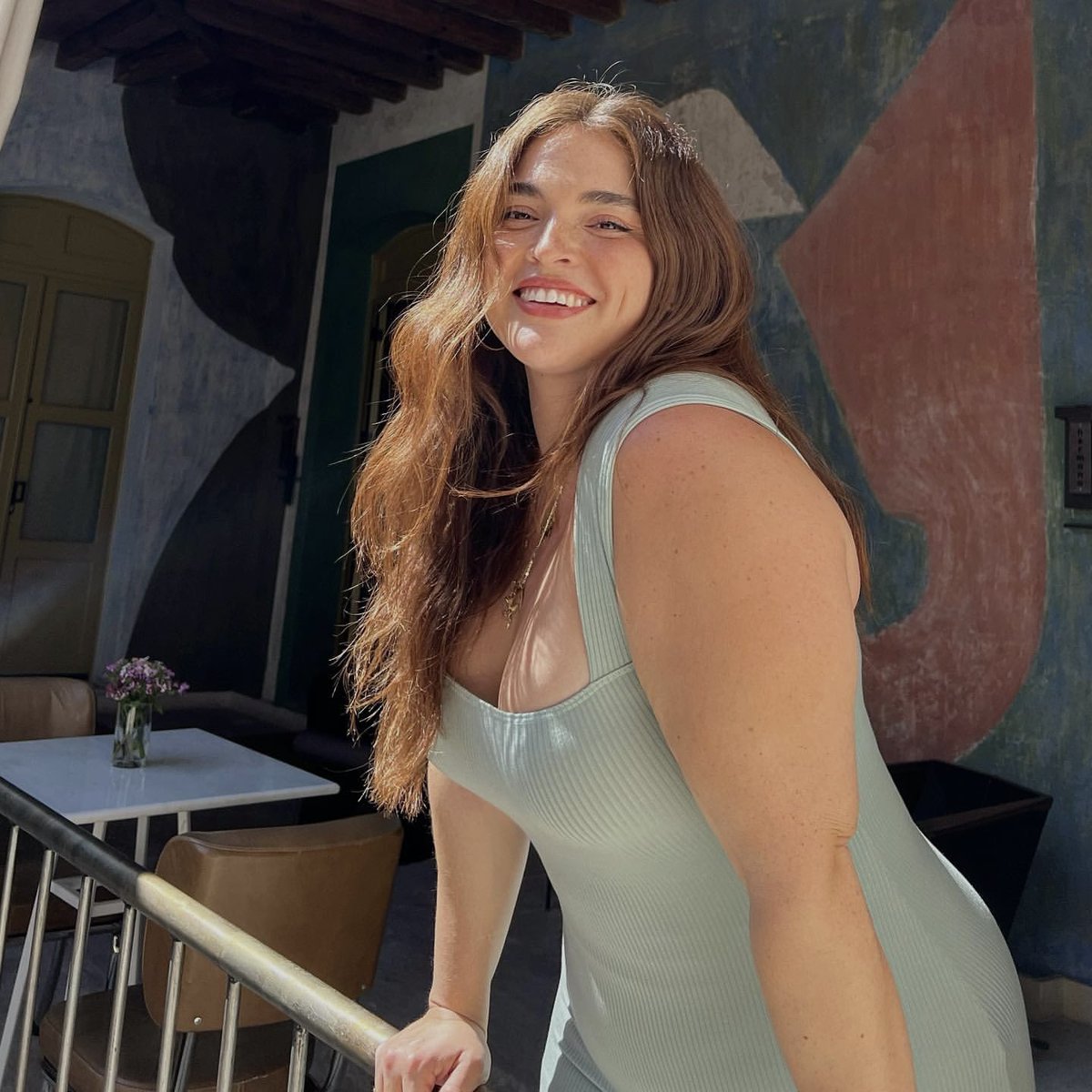 lvcyole's tweet photo. ⠀
⠀
             she is like the moon, because
             like herself, it shines its brightest 
             when no one is around to see 
⠀
                               — lucy wilson 
⠀
⠀ https://t.co/U8BuVidYwL