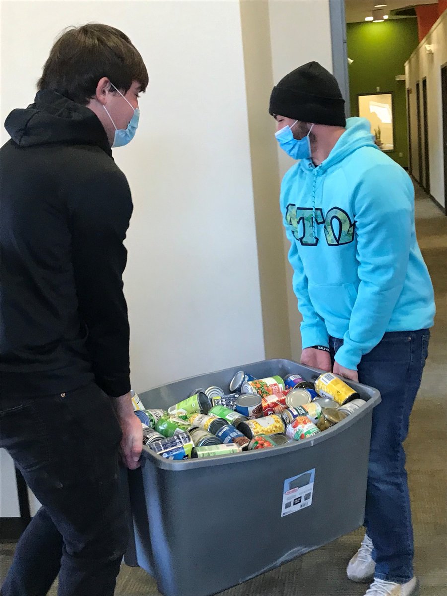 Tons of thanks goes out to <a href="/ATO_KentState/">ATΩ Kent State</a> for hosting a food drive to support Hunger Network. Through their commitment to helping others, these inspiring young men are making a difference in the lives of many, and for that we are grateful. 💚🧡