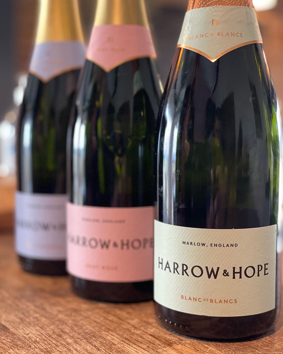 An amazing trip today to our local vineyard @harrowhope 🥂 🍇 #Local #SparklingWine #Vineyard #Trip #Marlow 
📸 credit @gastrogram89 &amp; @coral_casemorehills
