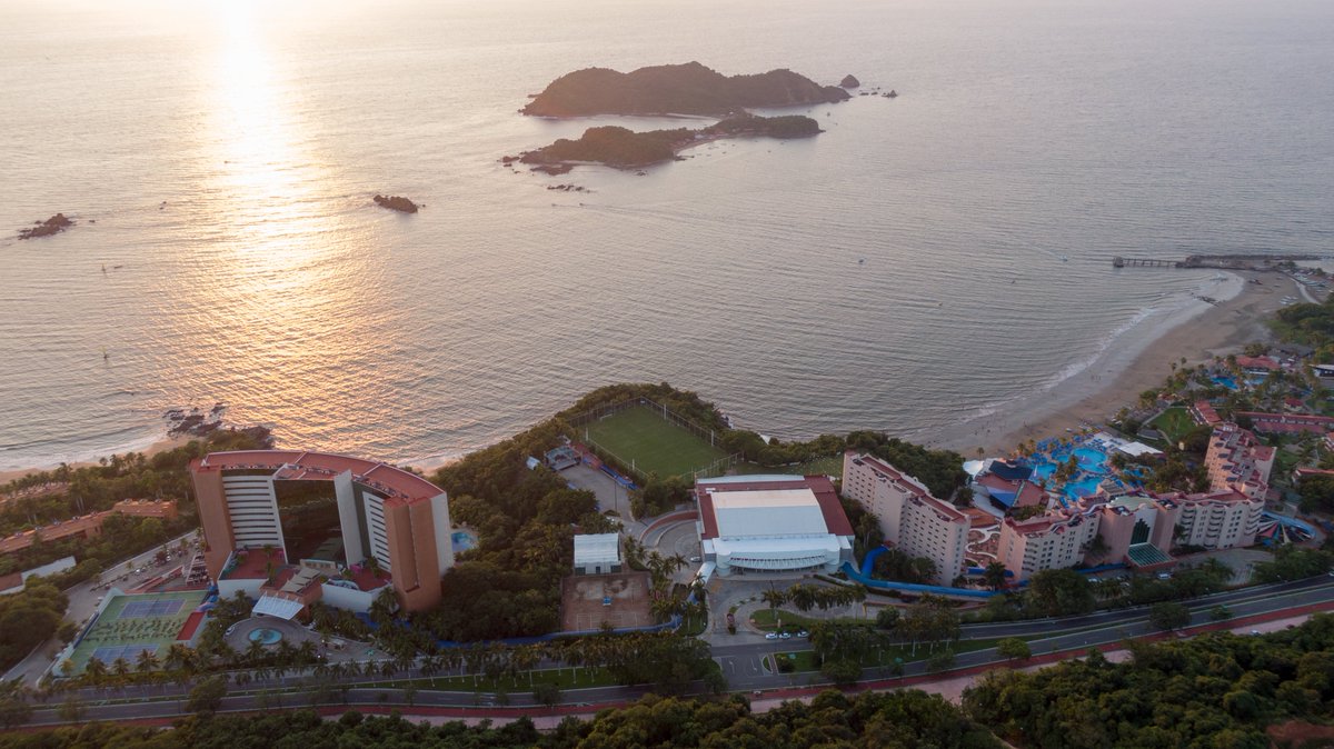 La brisa y el sonido de las olas son la combinación perfecta para una estancia inolvidable en Hoteles #Azulixtapa ☀🌊
¡Te esperamos!
Reservaciones en:
azulixtapa.com.mx | azulixtapagrand.com.mx 👈