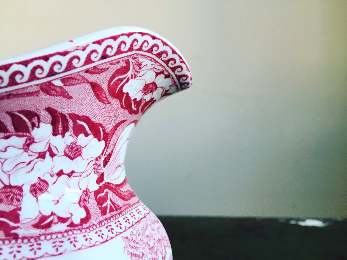 DanielsFayre's tweet photo. https://t.co/CfGuKvKhm8 #Vintage #Pink #FALLOWDEER - #WEDGWOOD - #ETRURIA #ENGLAND #Octagonal #Milk #Jug #c1930 https://t.co/5AYRpQx8pj