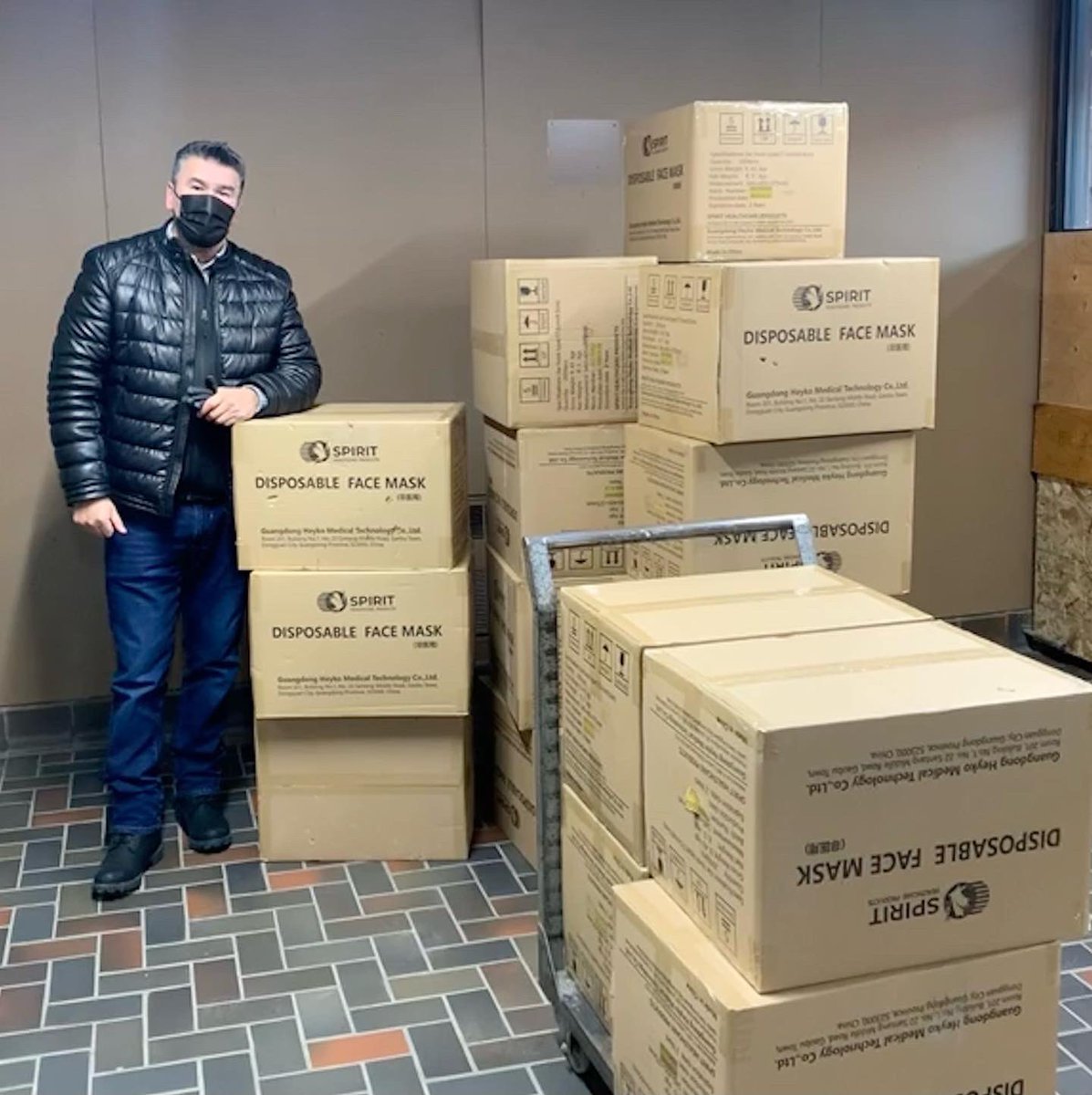 MKO_North's tweet photo. MKO staff member Ted Bland made a long journey to personally deliver 40,000 masks for the residents of Leaf Rapids, #Manitoba yesterday.
Ted chose to make the trek as there is no bus service into the community and the post office has been closed…
#MKONorth #LeafRapids https://t.co/tTVNV0lsIZ