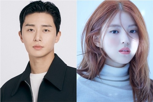 KoreanUpdates's tweet photo. #ParkSeoJoon #HanSoHee upcoming thriller drama 'Gyeongseong Creature' reportedly has started filming.

A survival during spring 1945, written by Kang Eun Kyung (Dr. Romantic) &amp; Jung Dong Yoon PD (Hot Stove League). Release 2023.
 https://t.co/APWFH0dDGX #KoreanUpdates VF https://t.co/VdOsUSSodV