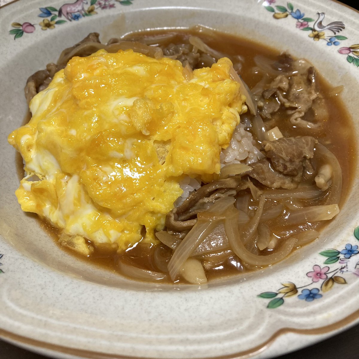 GluFreeKitchen's tweet photo. 🍀こんにちは！🍀

昨日はオムハヤシを作りました！
米粉使用の #グルテンフリー ！！

卵の失敗はご愛嬌🥚

コンソメその他諸々、小麦不使用なので、アレルギーがあっても大丈夫🎶

#Webライター #ブログ #健康 #ごはん https://t.co/YHalIpnoU7
