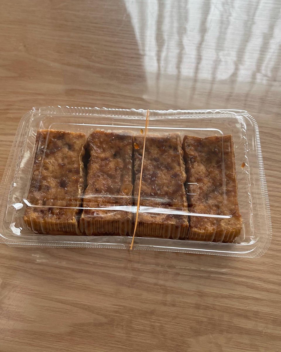 kmk_141's tweet photo. めっちゃ美味しい😋
皆さんオススメですよ🤩

#前田豆腐 #宮崎県　#都城市　#豆腐　#味付け厚揚げ　#国産豆腐 https://t.co/gHLbJV4Wt7