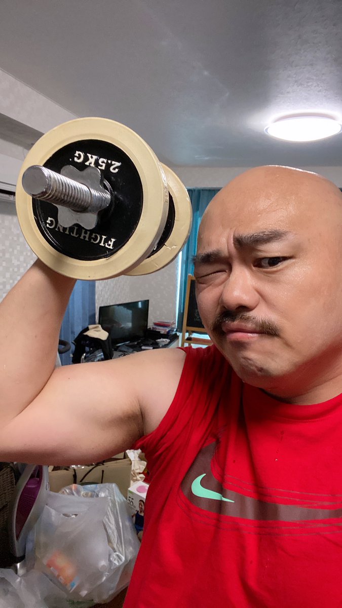 kurochan96wawa's tweet photo. 筋トレ終了。

汗が止まらないしん！
今日は自転車もこいだしん！

やりきったしん！！ https://t.co/j1u08hTBrI