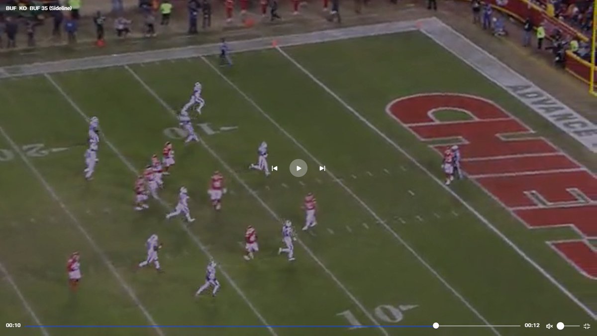 thadbrown7's tweet image. #Bills kickoff team ALWAYS runs through end zone on touchbacks. 

Left is 2nd last KO in KC. 7 seconds after kick. 
Touchback. Most players past 15 &amp;amp; still running. 

Right is last KO in KC. Same time. 
Most players not near 15.

Clue maybe Bass/KO team not on same page at end.