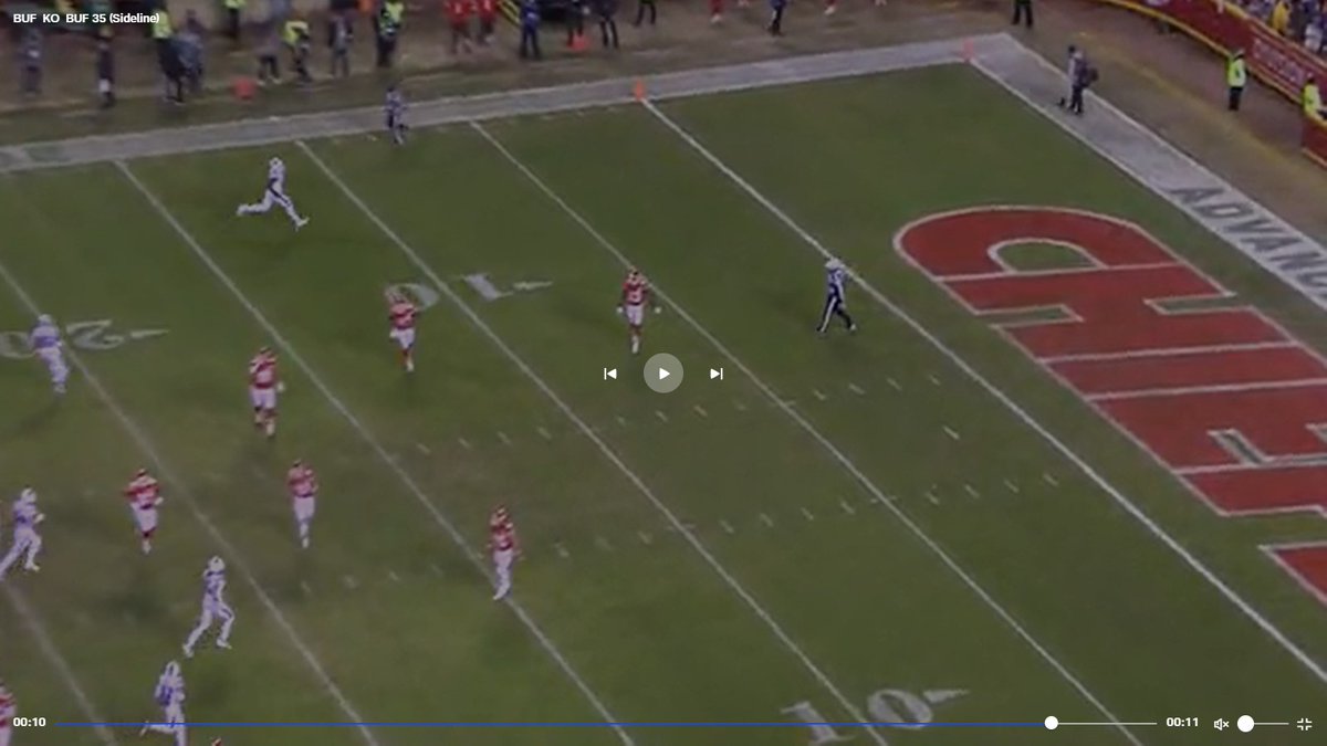 thadbrown7's tweet image. #Bills kickoff team ALWAYS runs through end zone on touchbacks. 

Left is 2nd last KO in KC. 7 seconds after kick. 
Touchback. Most players past 15 &amp;amp; still running. 

Right is last KO in KC. Same time. 
Most players not near 15.

Clue maybe Bass/KO team not on same page at end.