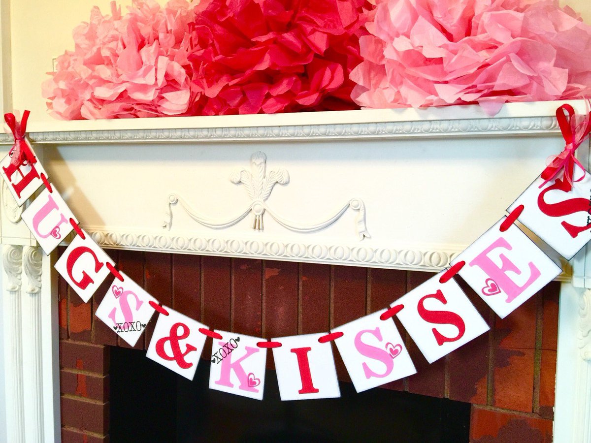 bannergrl's tweet photo. Excited to share the latest addition to my #etsy shop: Valentines Day Decor- HUGS and KISSES Banner- Valentines Photo Prop- Galentines Gift Idea - Hugs and Kisses Banner - First Birthday Girl https://t.co/pi4aer86iv https://t.co/fx27QBBCk3