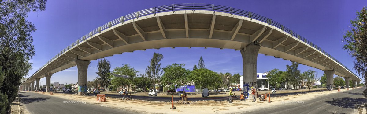 archishooting's tweet photo. Panorámica 180’ de la construcción de la última estación al norte de la línea 3 del Tren Ligero de Guadalajara, Arcos de Zapopan, y del final de la línea. Guadalajara, México. Junio 2017.
#linea3 #linea3metro #urban #subway #lightrailtransit #architecturephotography https://t.co/hgI7cx688O