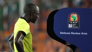 Ksehmi5's tweet photo. The tiny #digital box has united #Africa in #AfricaCup. The #VideoAssistantReferee has restored trust in game & its governance on pitch. No need for @anticorruption & abuse for referees. #DigitalHealth will do the same for the #healthsystems & support @MoetiTshidi vision #EB150 https://t.co/4vYtxY5HNz