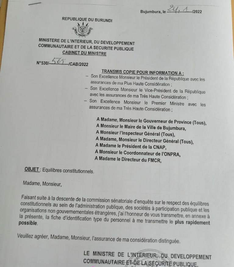 bwanyaburunga's tweet photo. #Burundi: C’est du jamais vu où ts #Bdais ds le gvrmt de @GeneralNeva &amp; son parti @CnddFdd dirigé par @R_Ndikuriyo en collaboration avec le @MininterInfosBi veulent savoir l’ethnie(Hutu ou Tutsi),la colline d’’origine,commune,province et la fonction de chq fonctionnaire🤔👇@hrw https://t.co/ALw3j77AFg
