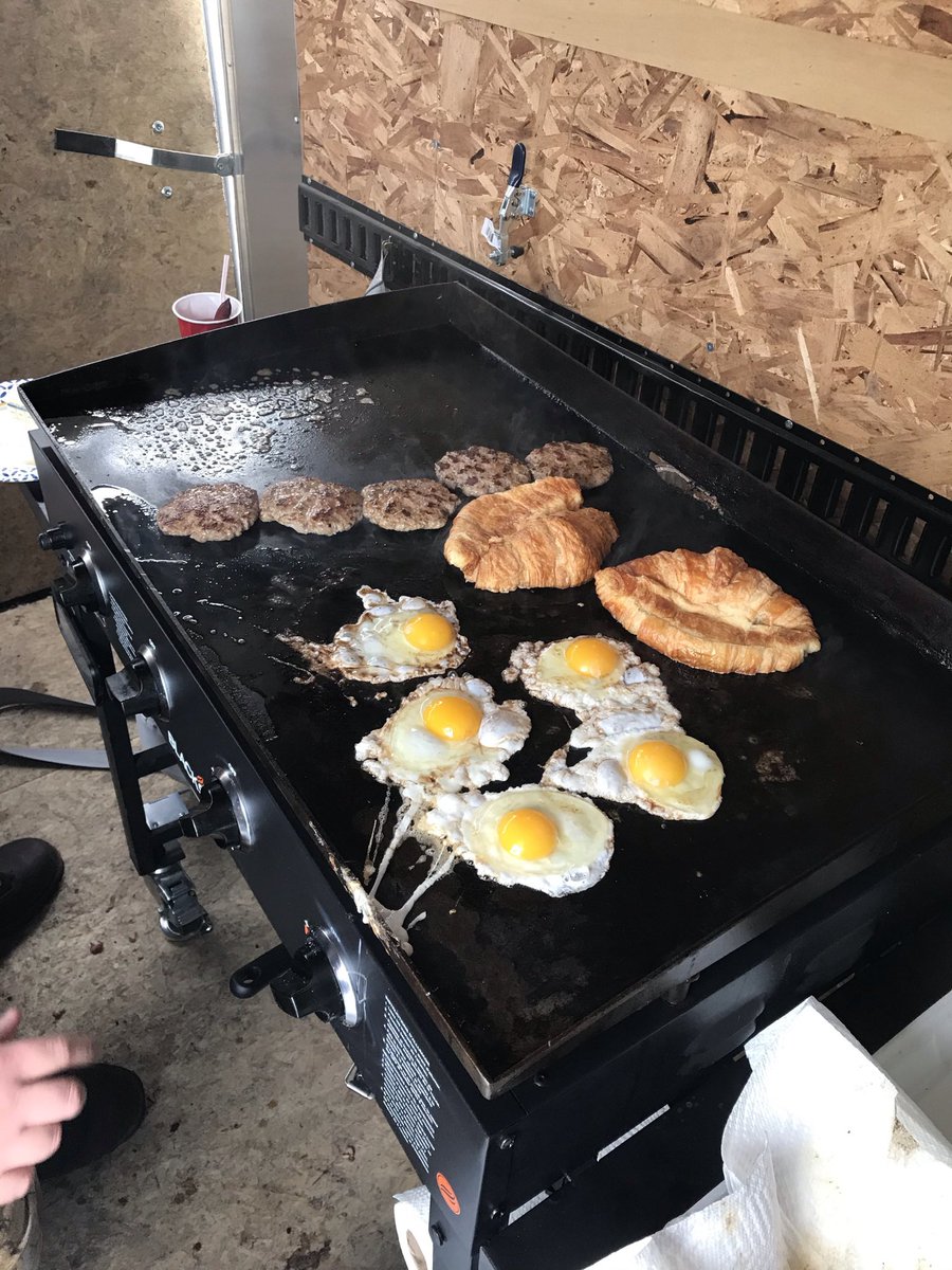 RocknRollAgrnmy's tweet image. @NutrienAgND @PerkuhnRoger @NutrienLTD  sponsor for #AgronomyOnIce 🌽🐟🍺 Anyone who’s been here before will tell you- do NOT miss their breakfast!