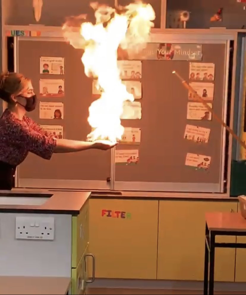 Great fun in #ScienceClub today demonstrating some butane bubbles!🤩🔥