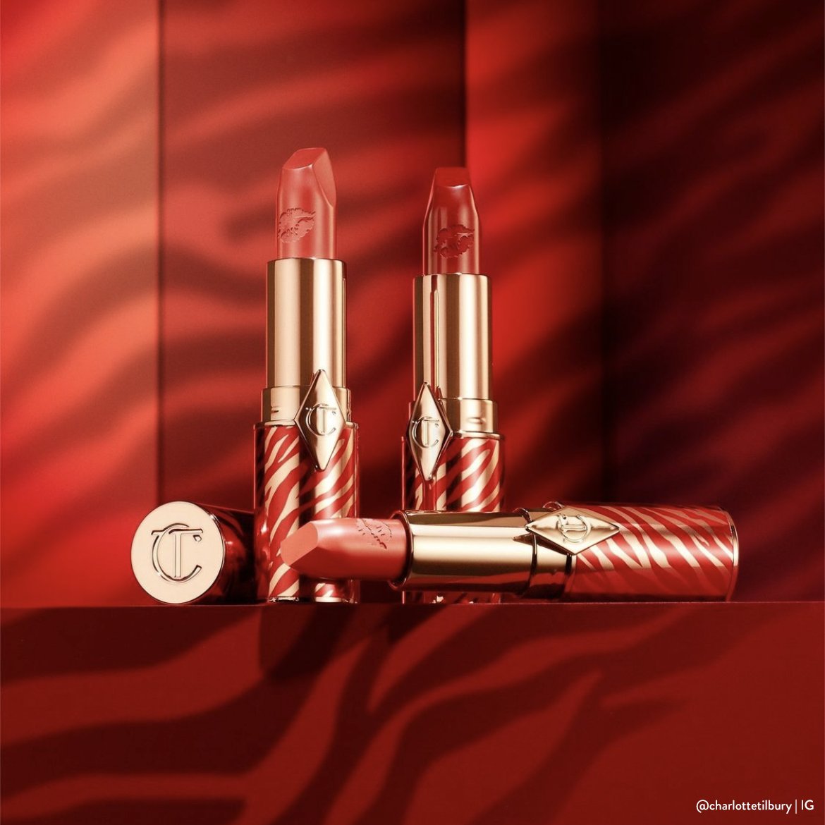MatchMyMakeup's tweet photo. Lunar New Year beauty products > red envelopes, don’t @ me.
​
​Read all about our fave new products here: https://t.co/cJ2pzqTsPD https://t.co/Io6ngYj7BY