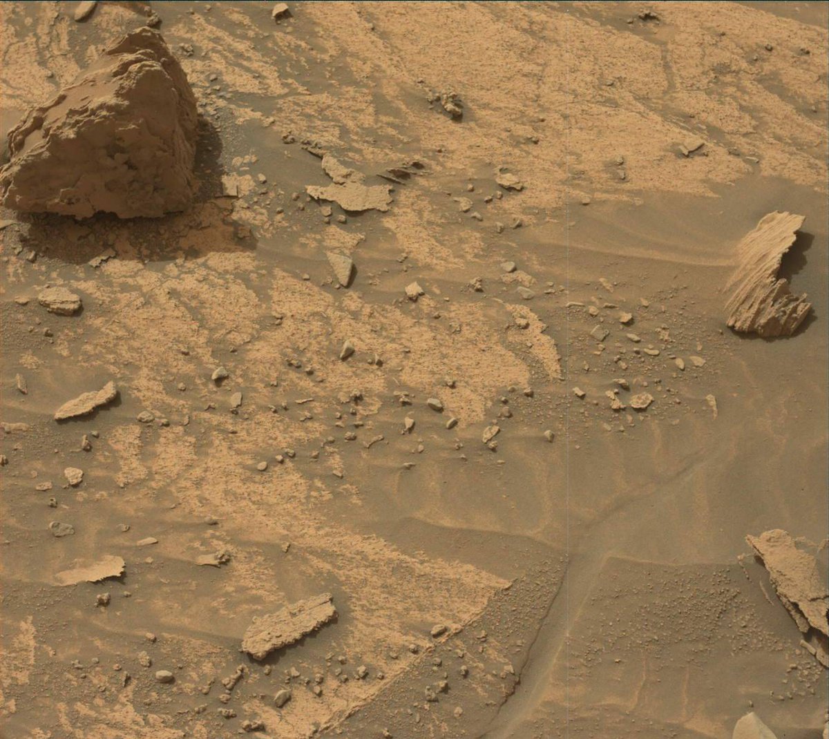 MarsMissionImgs's tweet photo. #CuriosityRover image taken on #Sol3365 with #Mastcam #Mars #NASA #Space https://t.co/4uP1VrUWvw
